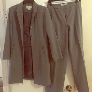 Women’s suit